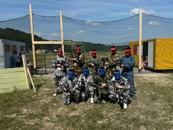 Paintball na wieczór kawalerski w Tęgoborzy – niezapomniane wrażenia